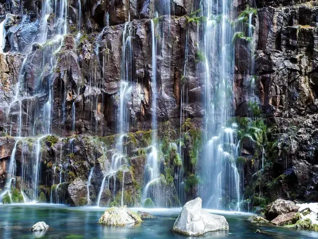 Waterfalls in Dashbashi Canyon